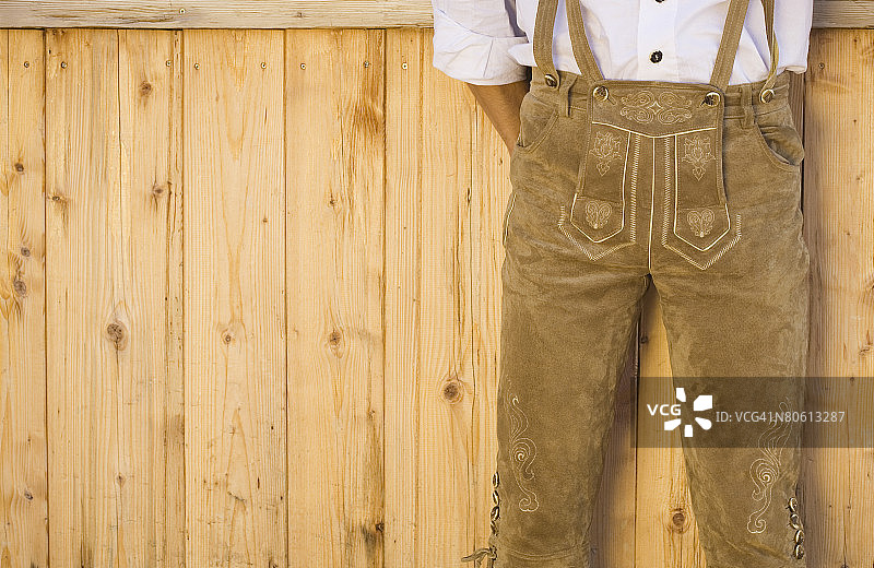 身着民族服装的男人图片素材