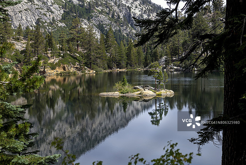 鹰湖岛图片素材
