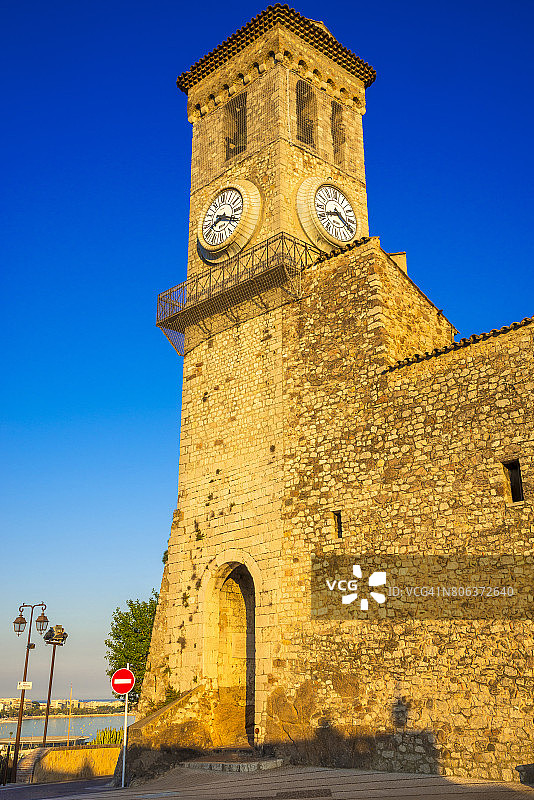 古老的经典钟楼，法国普罗旺斯-阿尔卑斯-蓝色海岸戛纳图片素材