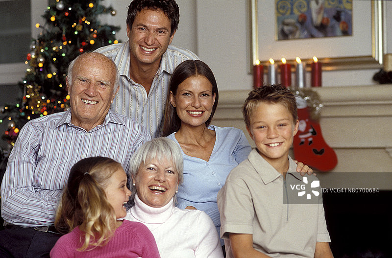 圣诞节的家庭肖像图片素材