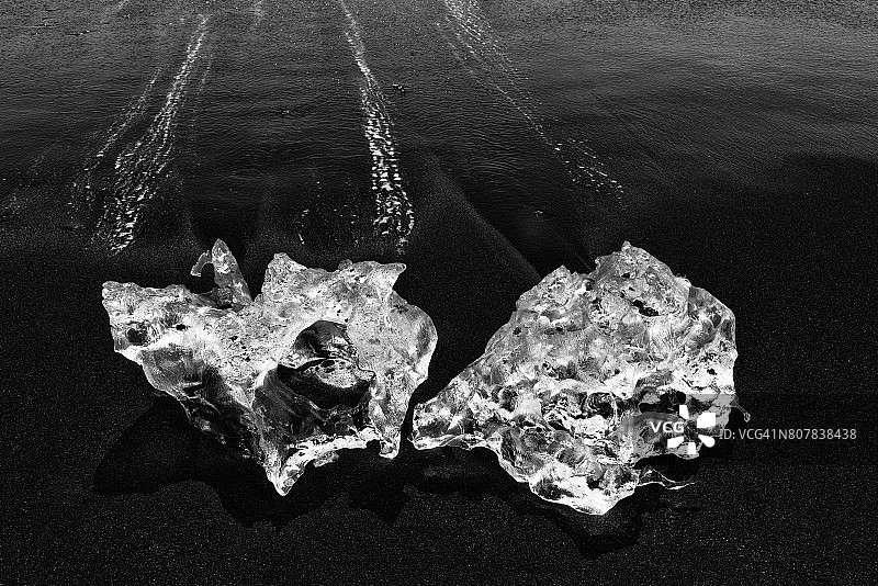 海滩上的冰块图片素材