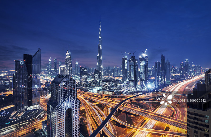 阿拉伯联合酋长国迪拜市中心的现代摩天大楼图片素材