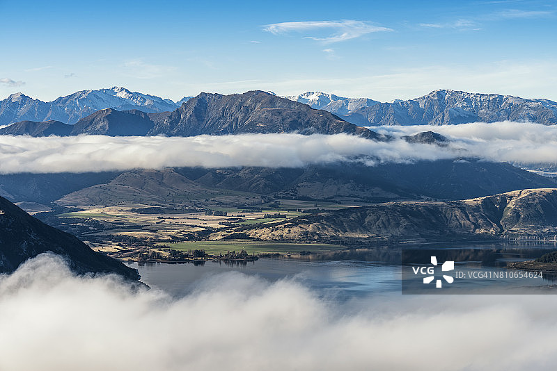 罗伊山观瓦纳卡湖图片素材
