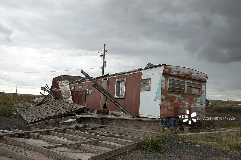 美国亚利桑那州霍尔布鲁克废弃的活动房屋图片素材