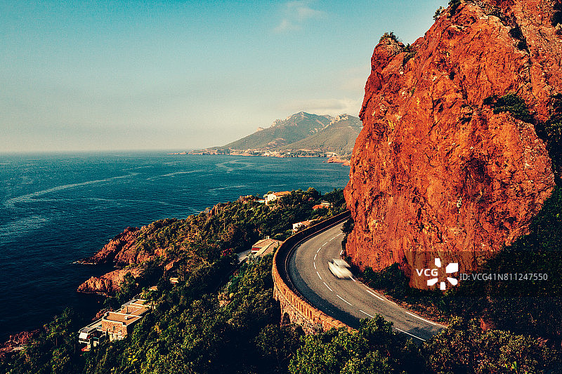 法国里维埃拉日出时瓦尔的海岸线图片素材