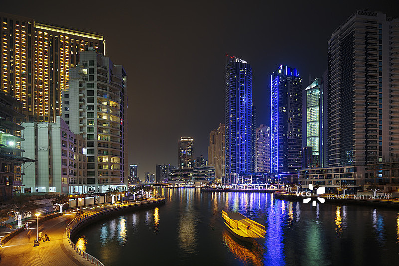 迪拜码头夜景图片素材