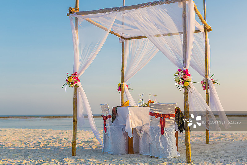 海滩婚礼场景图片素材