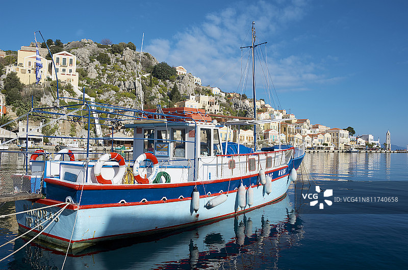 锡米港的渔船图片素材