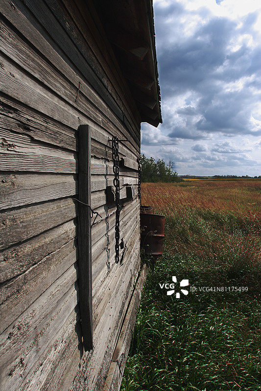 一座老旧的谷仓图片素材