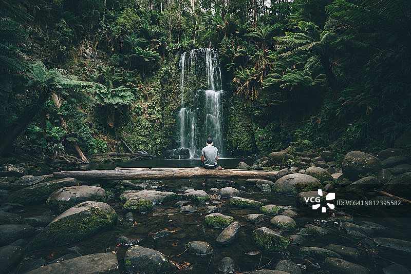 奥特威瀑布图片素材