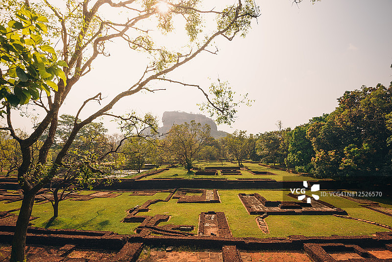 锡吉里耶岩石图片素材