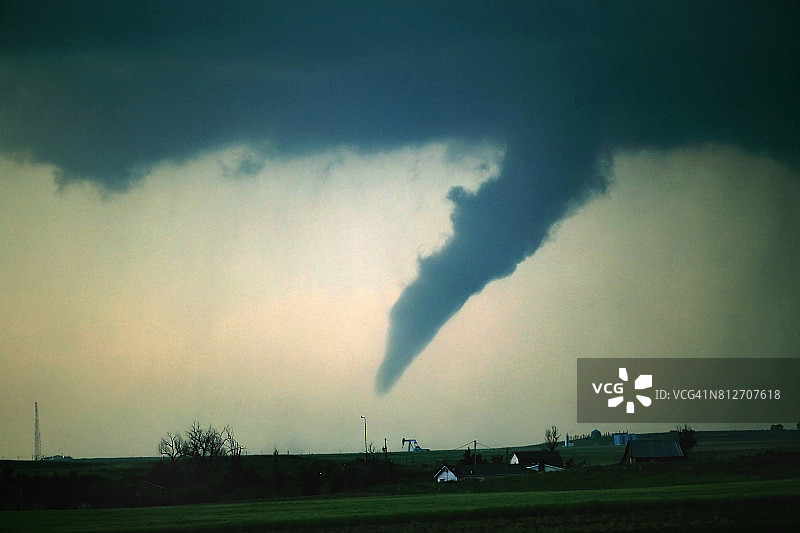 内布拉斯加州布什内尔附近的龙卷风图片素材