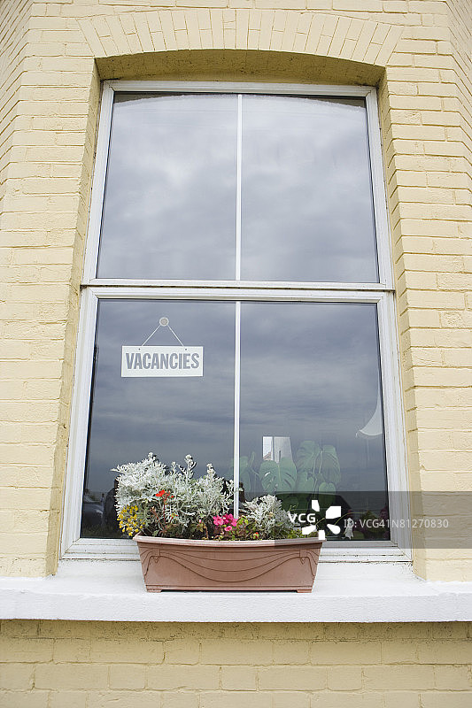 橱窗上的空位标志图片素材