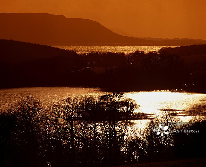 爱尔兰弗马纳郡下埃恩湖图片素材