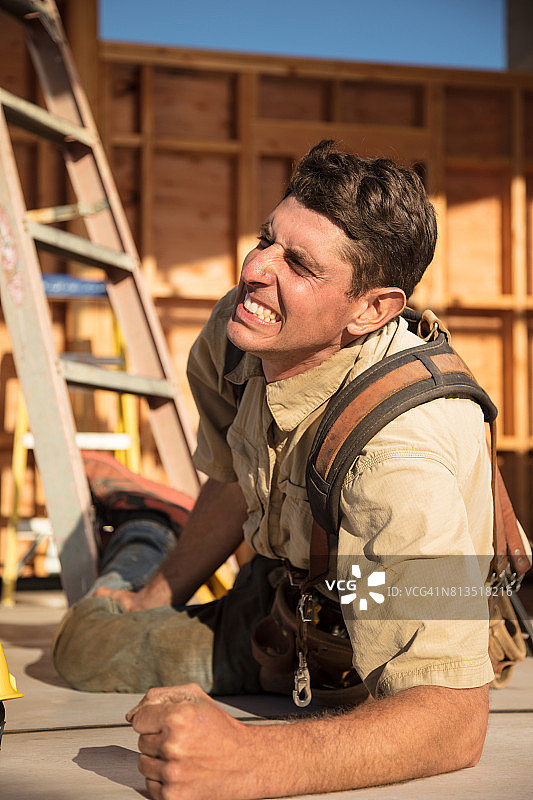 房屋建造-受伤图片素材