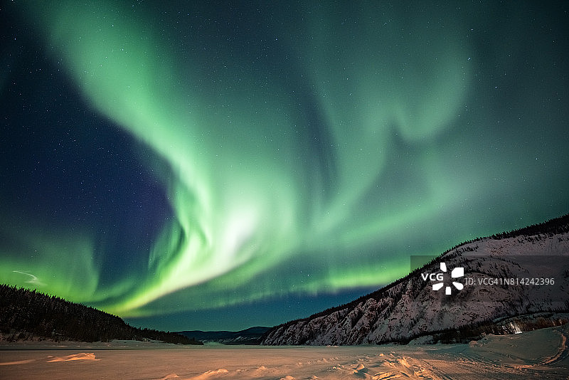 加拿大育空地区的北极光图片素材