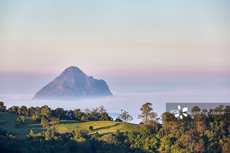 玻璃屋山，阳光海岸内陆，澳大利亚昆士兰图片素材