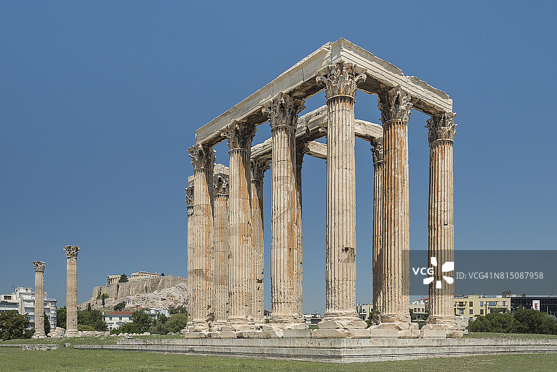 奥林匹亚雅典宙斯神庙遗址的大柱子，希腊图片素材