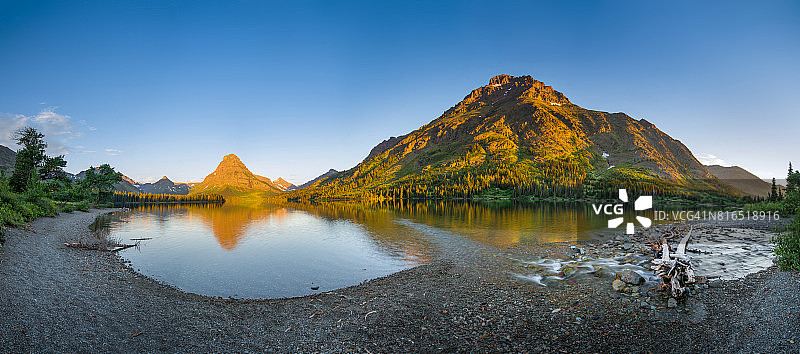 双药湖日出图片素材