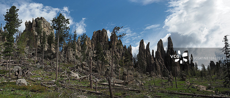 南达科他州针峰大教堂尖顶全景图片素材