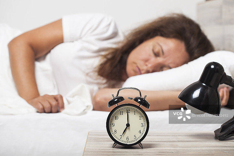 睡觉的女人图片素材