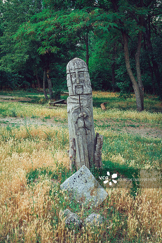 第聂伯河霍尔蒂察岛上的斯基泰偶像纪念碑图片素材