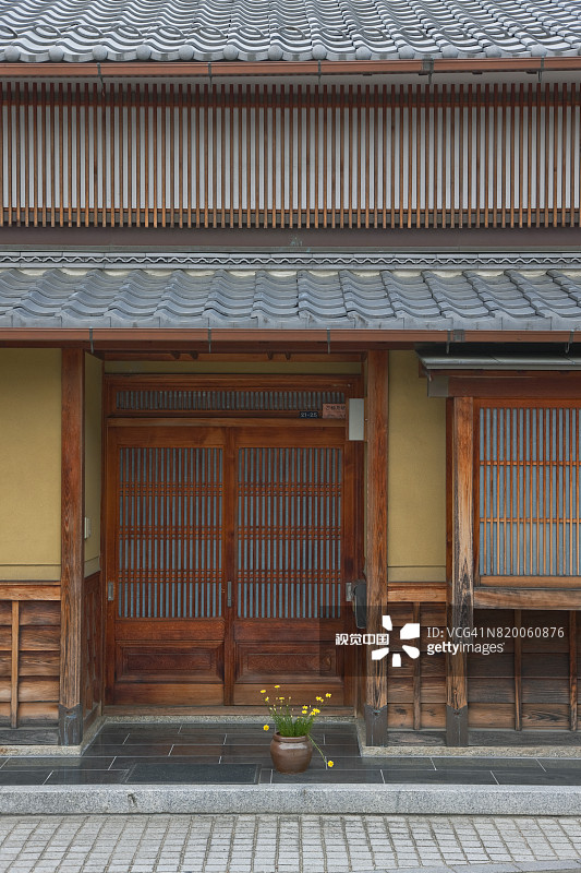 日本滋贺县琵琶湖畔坚田的传统町屋图片素材