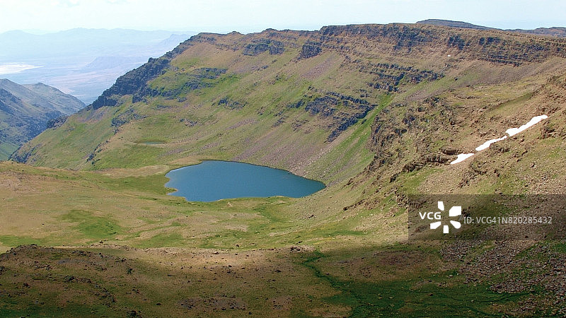 秘密的Wildhorse湖山顶，Steens山附近的马卢尔野生动物保护区26图片素材