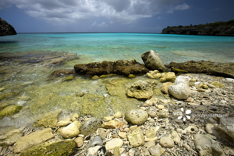 库拉索的“西角”岩石海滩图片素材