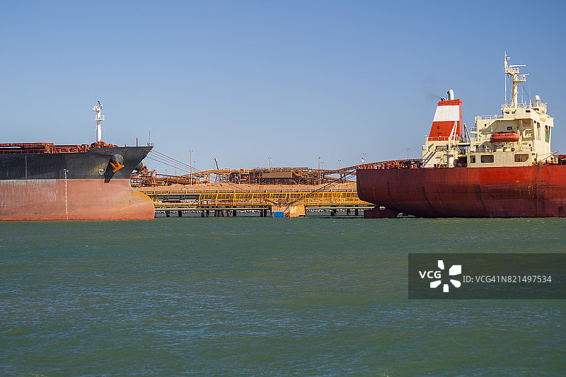 澳大利亚黑德兰港的铁矿石船图片素材