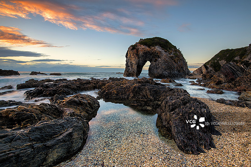 伯马吉：新南威尔士州南部海岸线的骏马图片素材