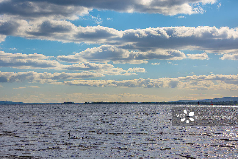 德格湖图片素材