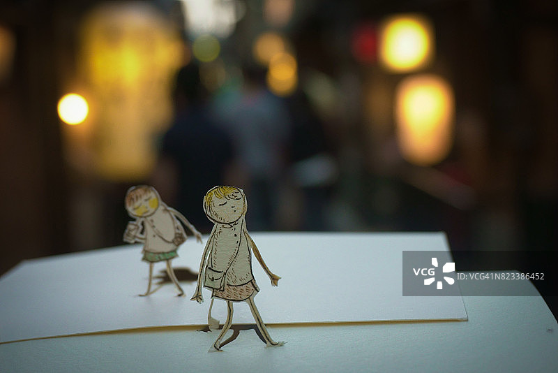 女孩和男孩图片素材