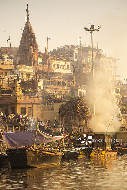 印度瓦拉纳西的玛尼卡尼卡 घाट图片素材