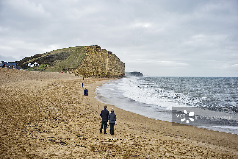 冬季英国多塞特郡布里德波特西湾东崖海滩图片素材
