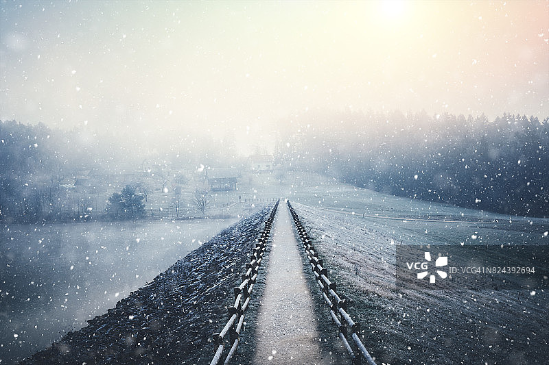 冬季的小路图片素材