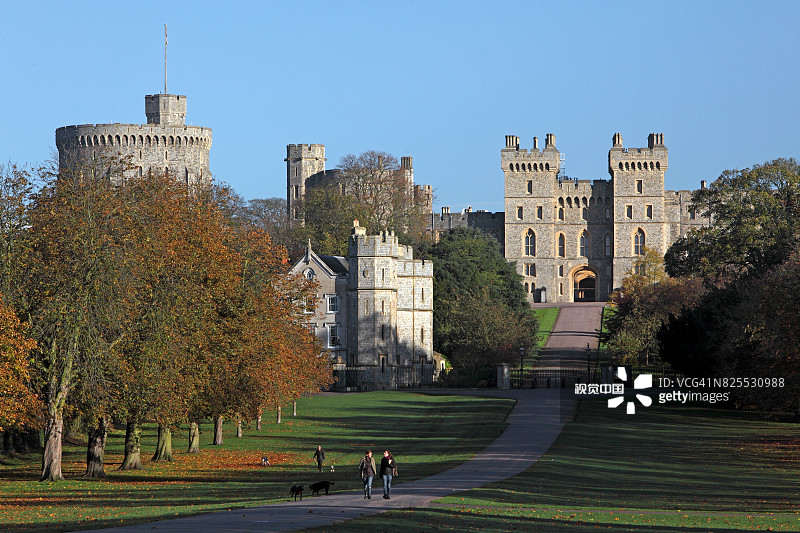 温莎大公园步行道，位于英国伯克郡温莎城堡图片素材