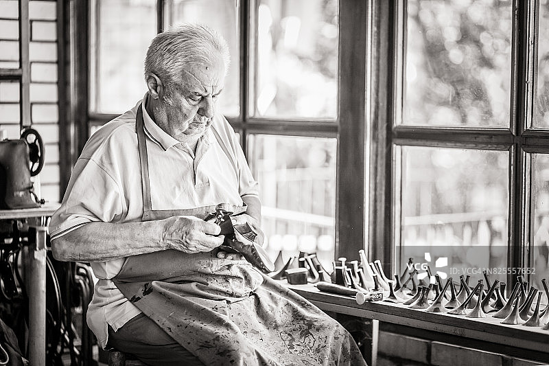 老年创业者图片素材