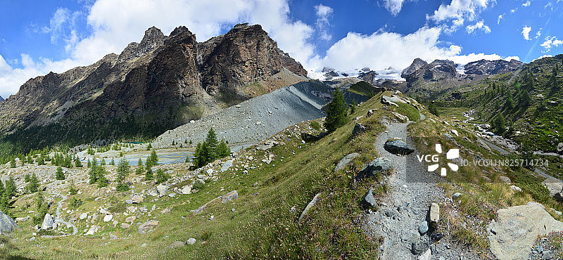 意大利阿尔卑斯山阿亚斯山谷韦拉格兰德冰川的前冰川区域图片素材