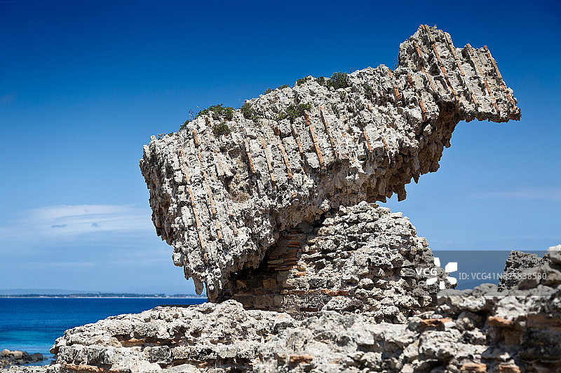 撒丁岛西海岸考古遗址塔罗斯的废墟建筑特写图片素材
