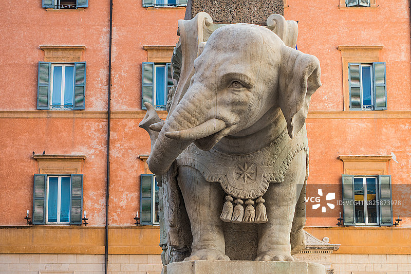 罗马米内erva广场的方尖碑和大象雕塑图片素材