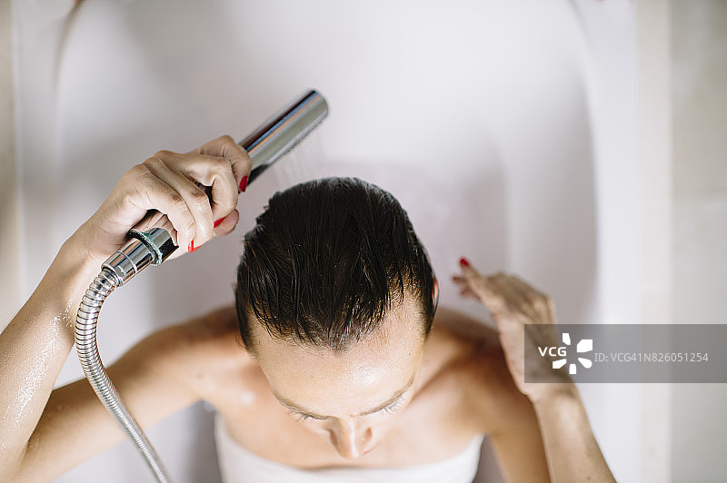 女人沐浴图片素材