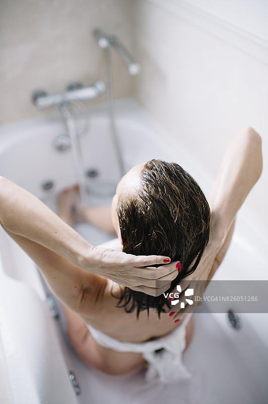 女人沐浴图片素材