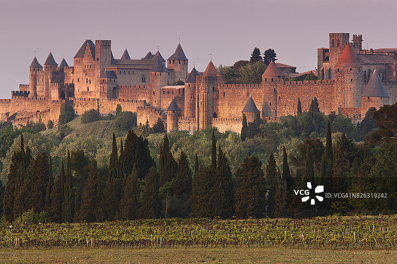 法国朗格多克-鲁西永-密迪列比斯卡尔卡松图片素材