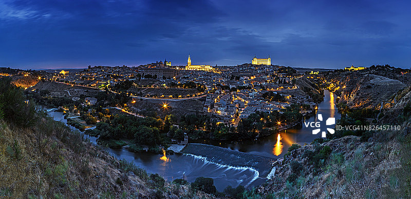 托莱多蓝色时刻全景图片素材