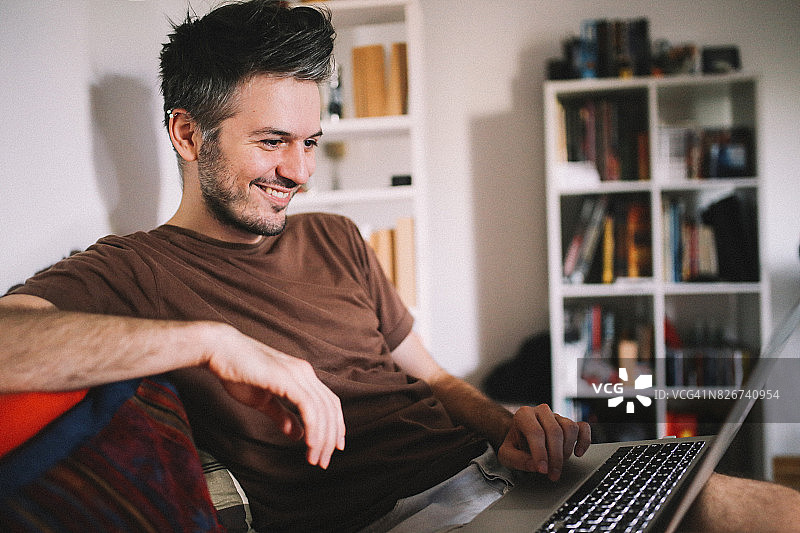 在家工作的人图片素材