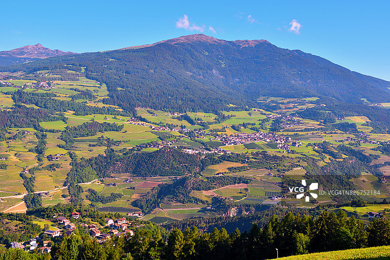 富内斯山谷风光（意大利）图片素材