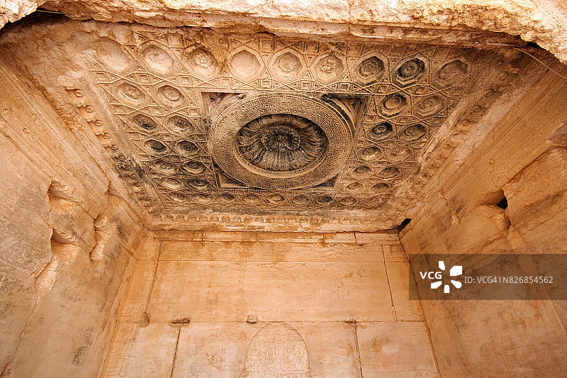 叙利亚巴尔米拉贝尔神庙北部圣殿内的华丽天花板图片素材