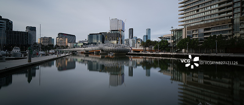 船坞区长时间曝光水桥图片素材