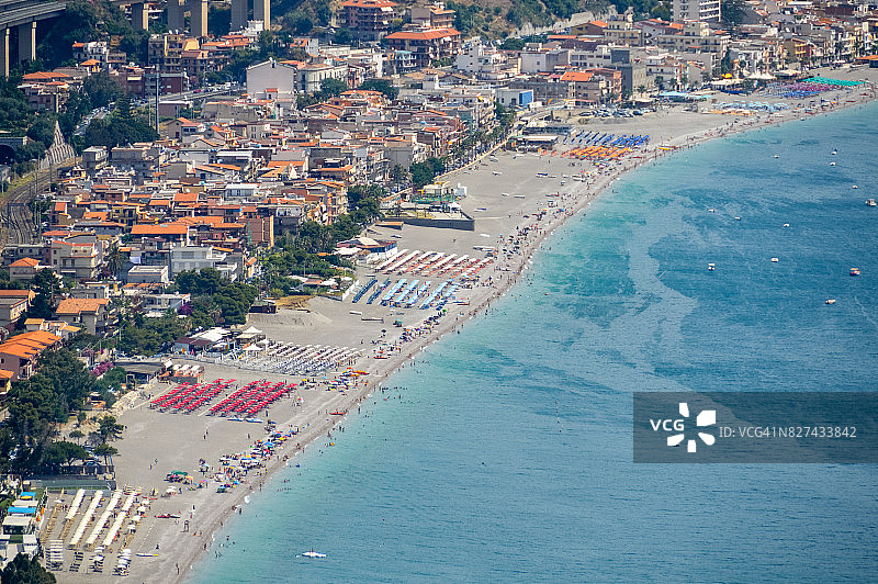 意大利陶尔米纳附近的西西里海岸线图片素材